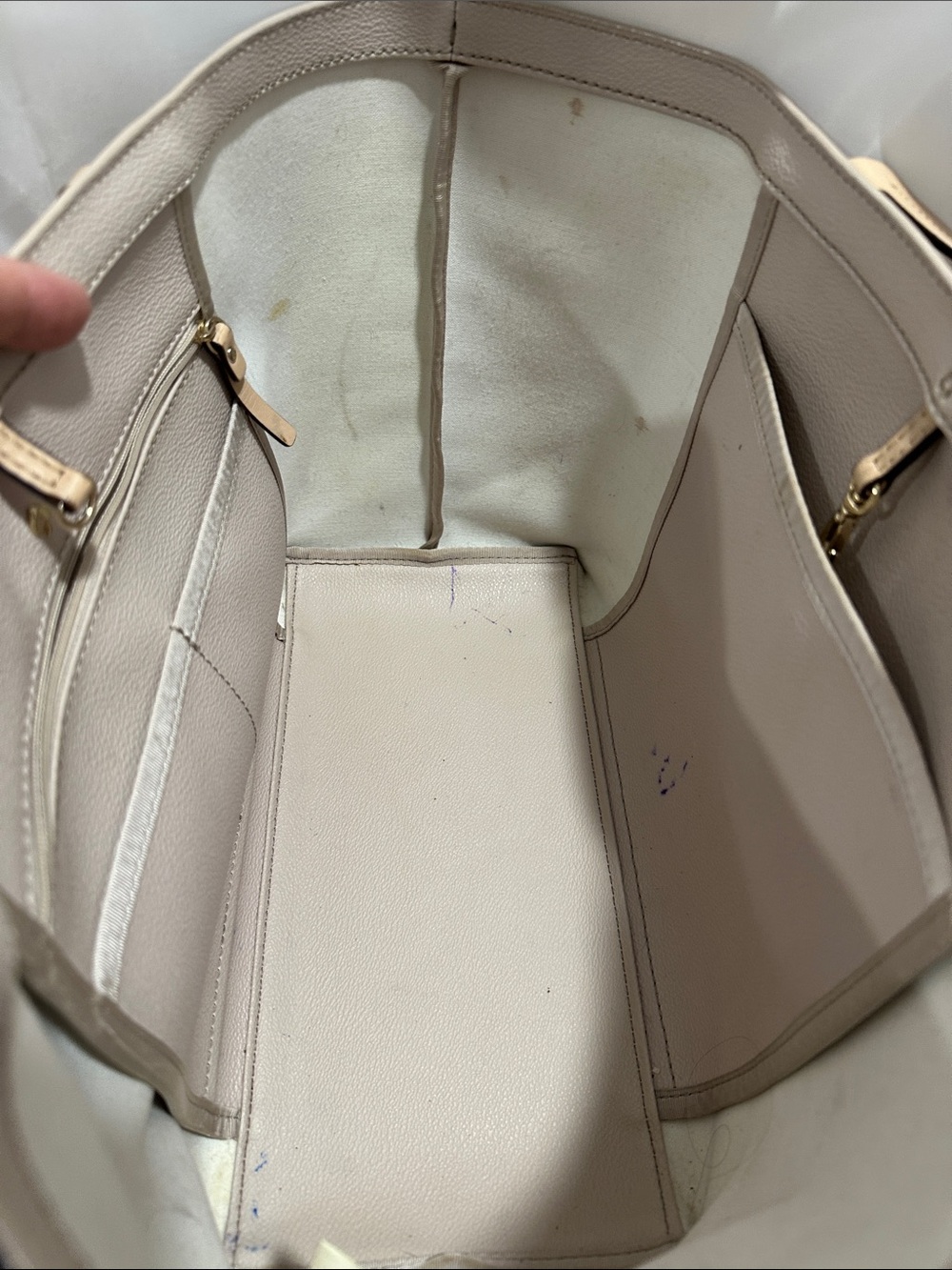 Classic Striped Tote Bag in Beige and White - Picture 3 of 4